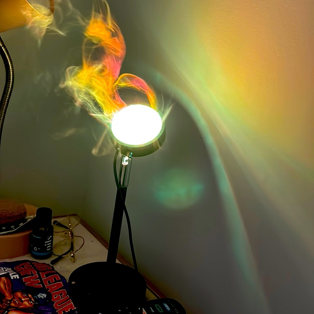 I am selling a sunset lamp.